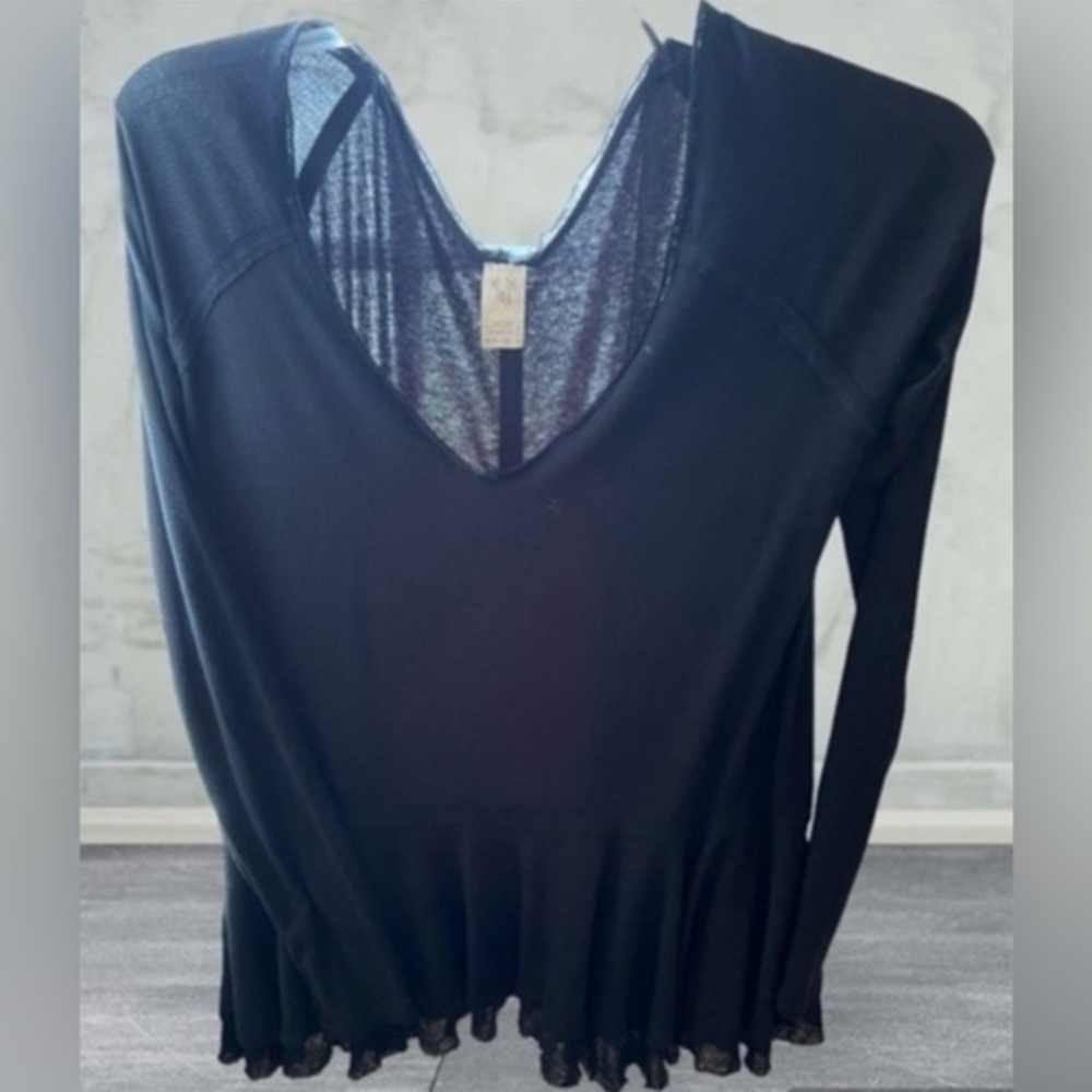 Free People”We the Free”Long Sleeve Tunic Top w/Frayed distressed hemline M
NWT